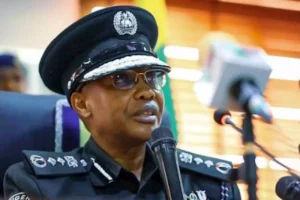 Read more about the article Court Remands Dismissed Nigerian Police Inspector In Prison For Killing Phone Seller Over N100 Bribe